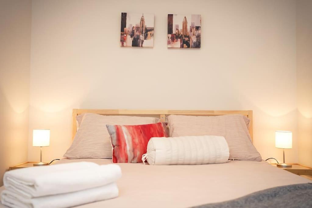 New Ocean Bay New Luxury Sleeps 5 Parking, Coffee, Ac Holiday home Halifax