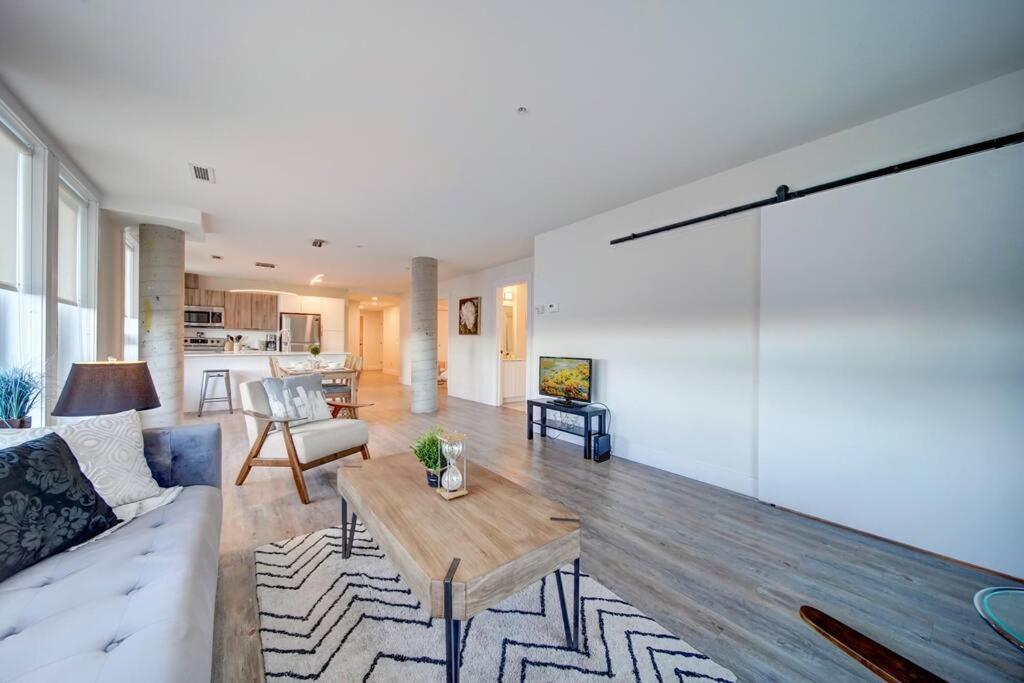 New Ocean Bay New Luxury Sleeps 5 Parking, Coffee, Ac
