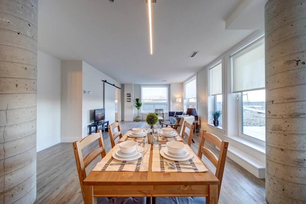 New Ocean Bay New Luxury Sleeps 5 Parking, Coffee, Ac Holiday home Halifax