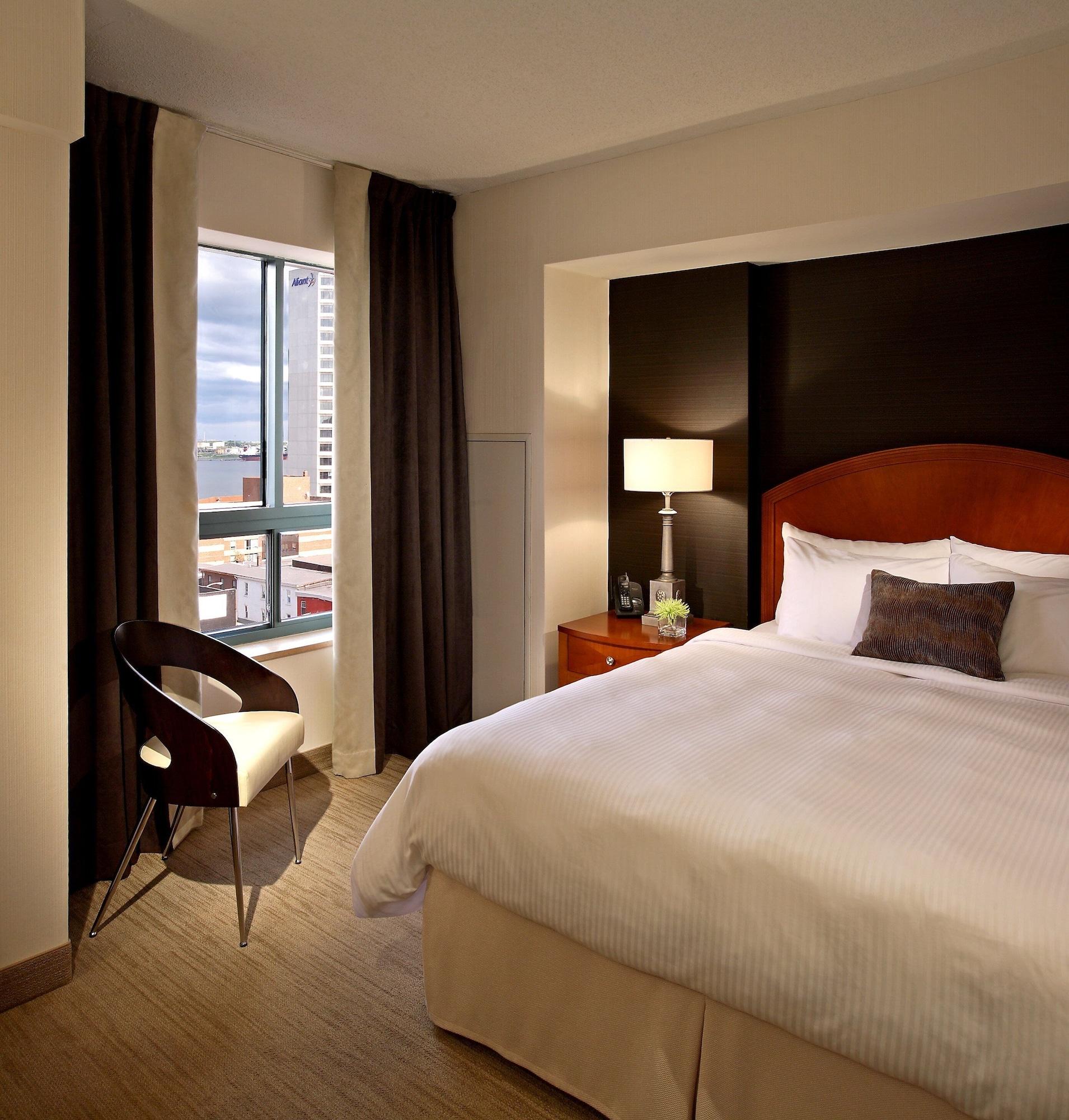 Cambridge Hotel 3*
