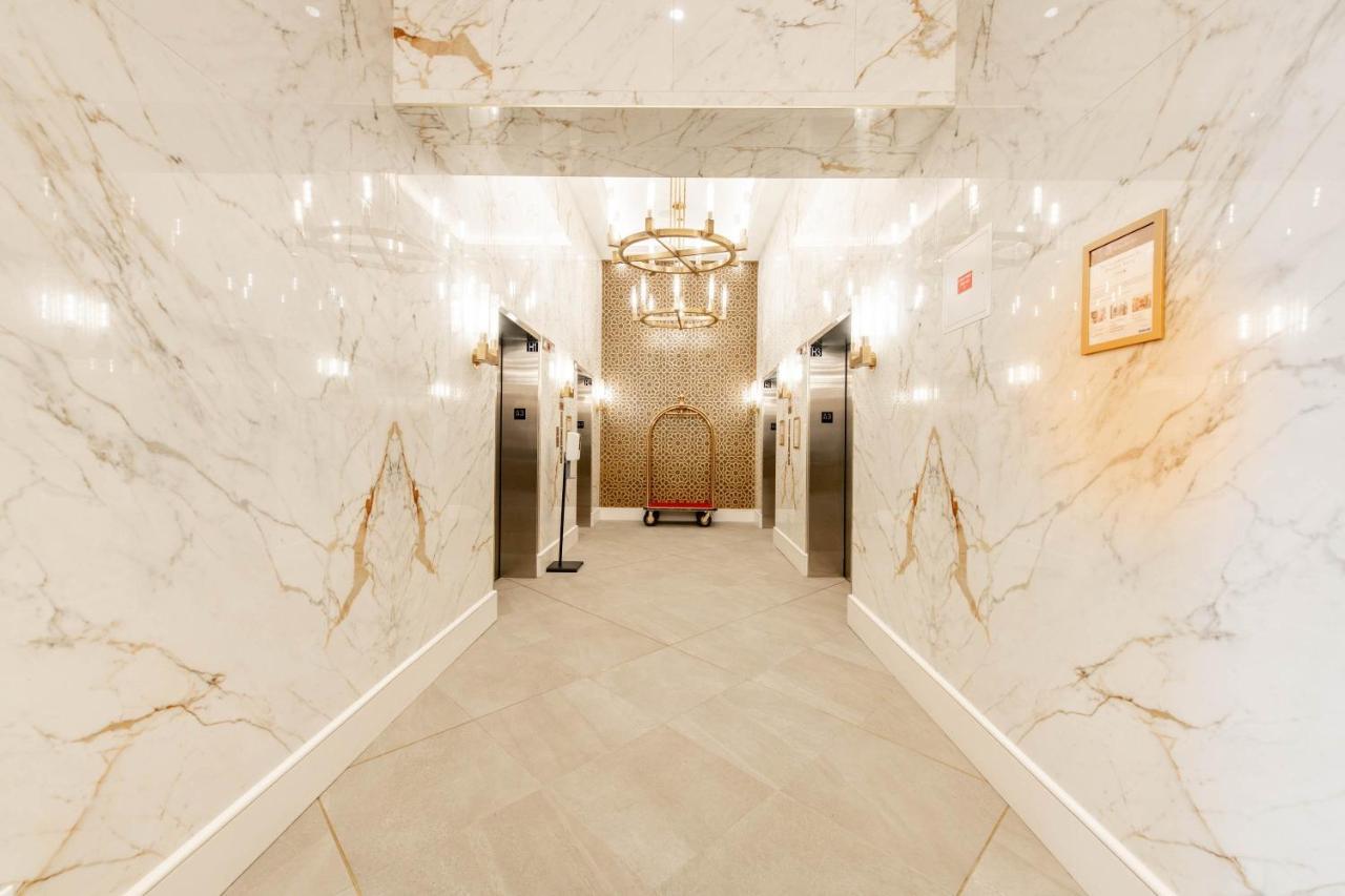 The Sutton Place Hotel