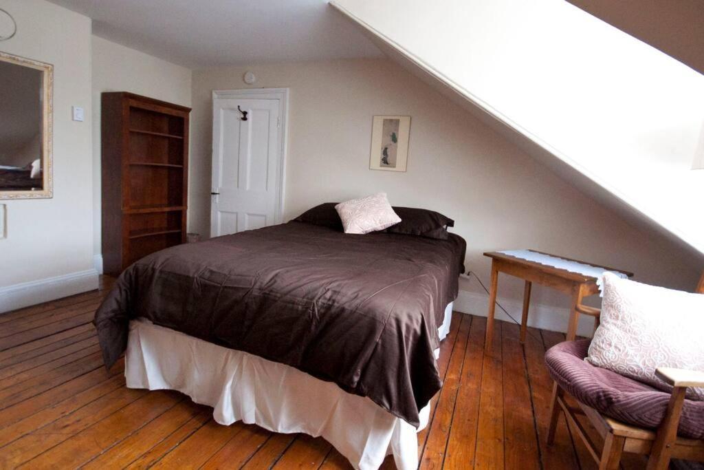Heritage Row House In Downtown * Halifax