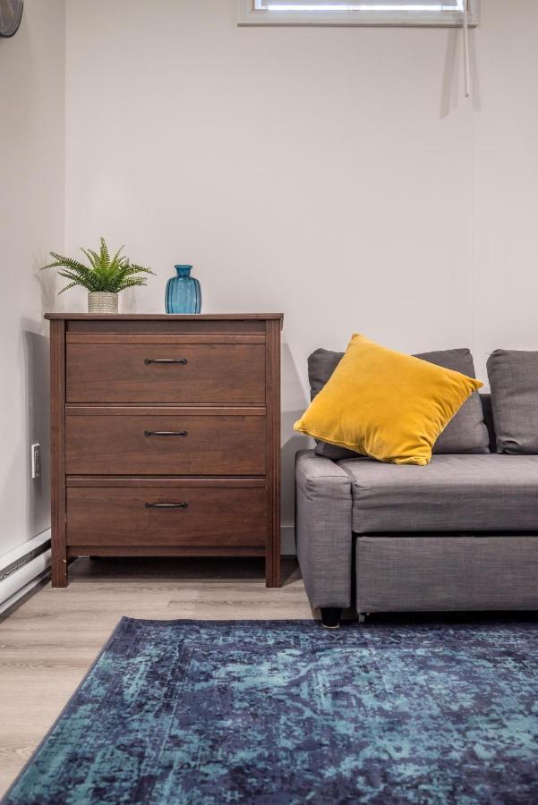Spacious Newly Renovated 1 Bedroom Apartment