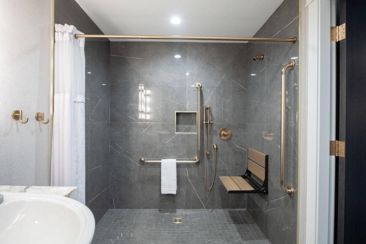 Hotel The Sutton Place 5*