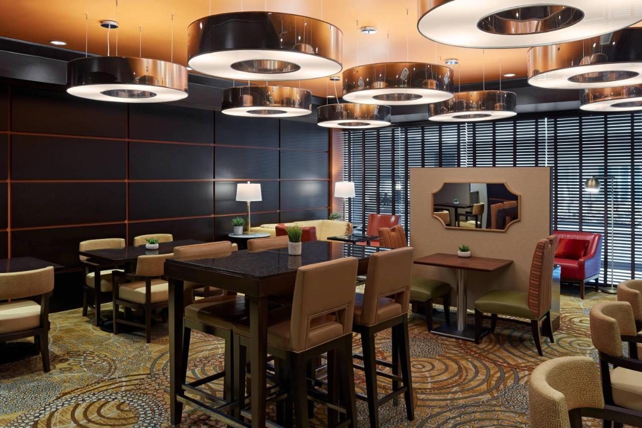 Marriott Harbourfront 4*