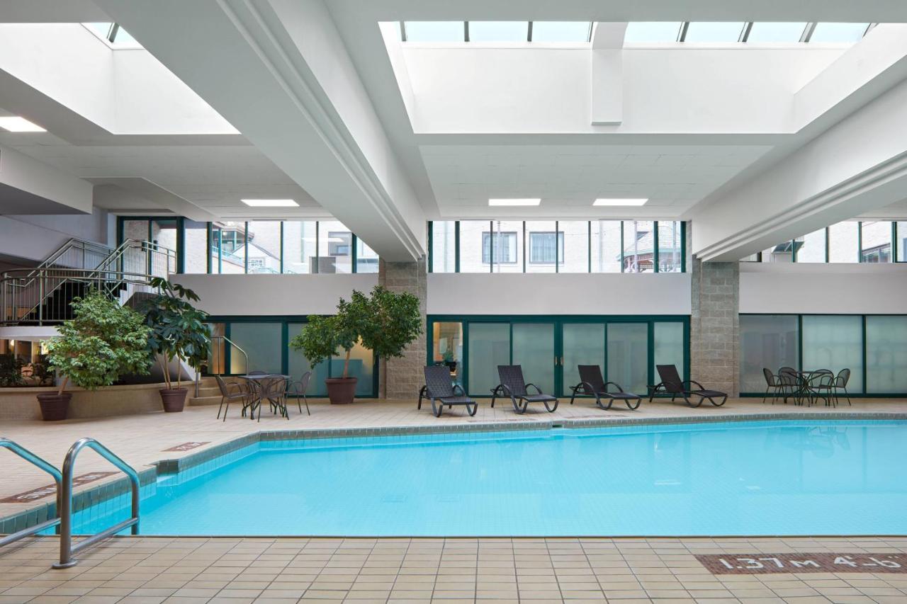 Marriott Harbourfront Hotel