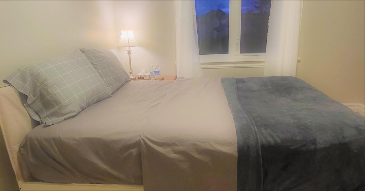 Private On Larry Uteck Blvd Bedford Homestay