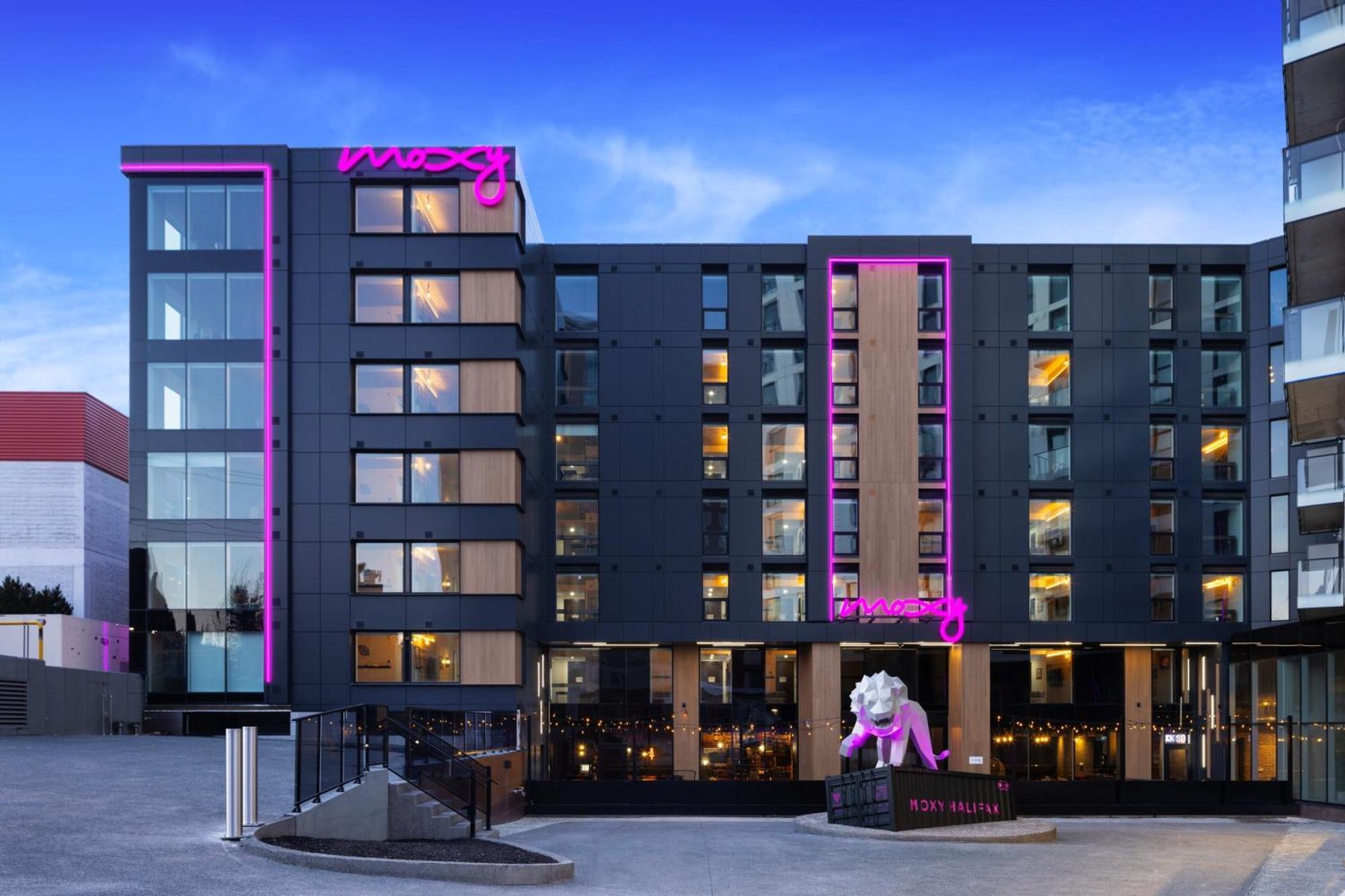 Hotel Moxy Downtown
