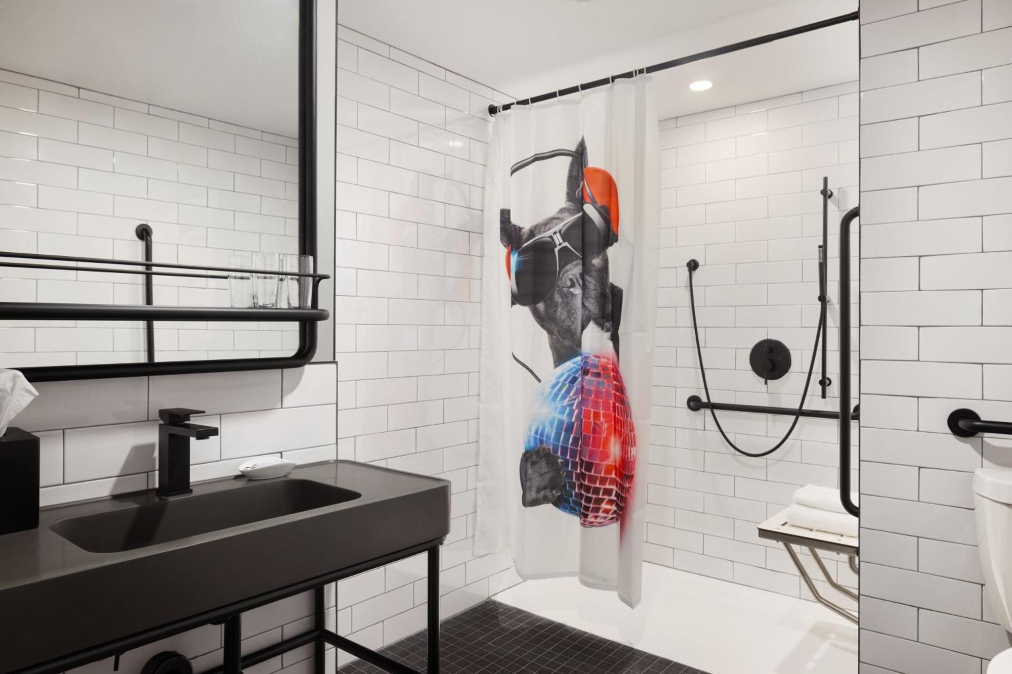 Hotel Moxy Downtown