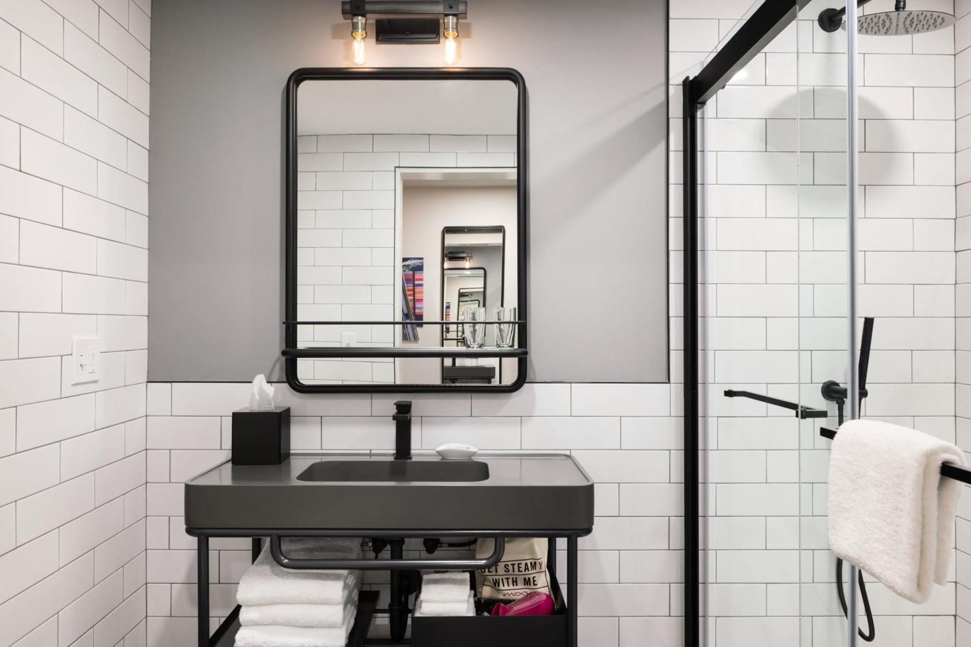 Hotel Moxy Downtown Halifax