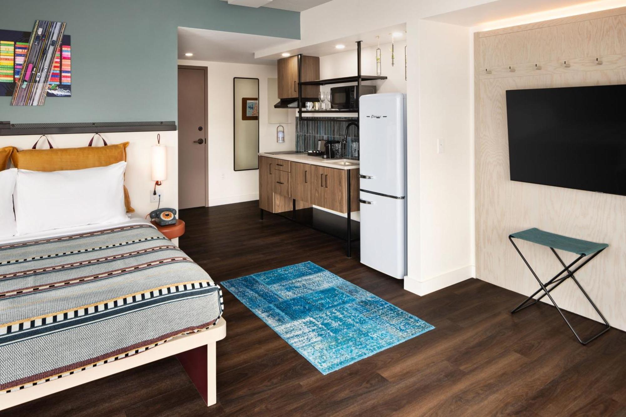 Moxy Downtown 4* Halifax
