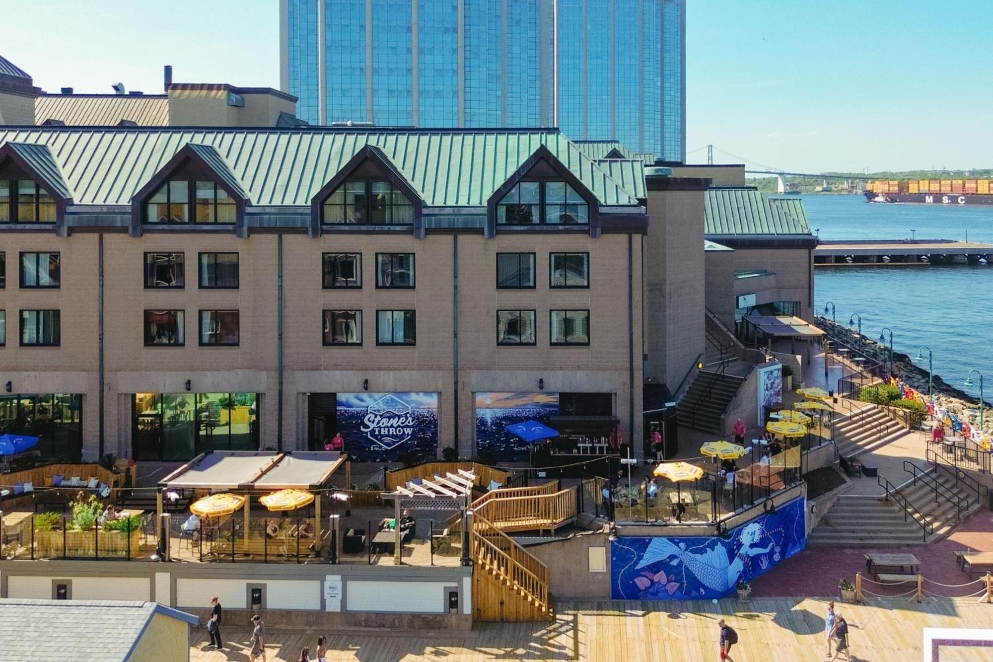 Hotel Marriott Harbourfront 4*