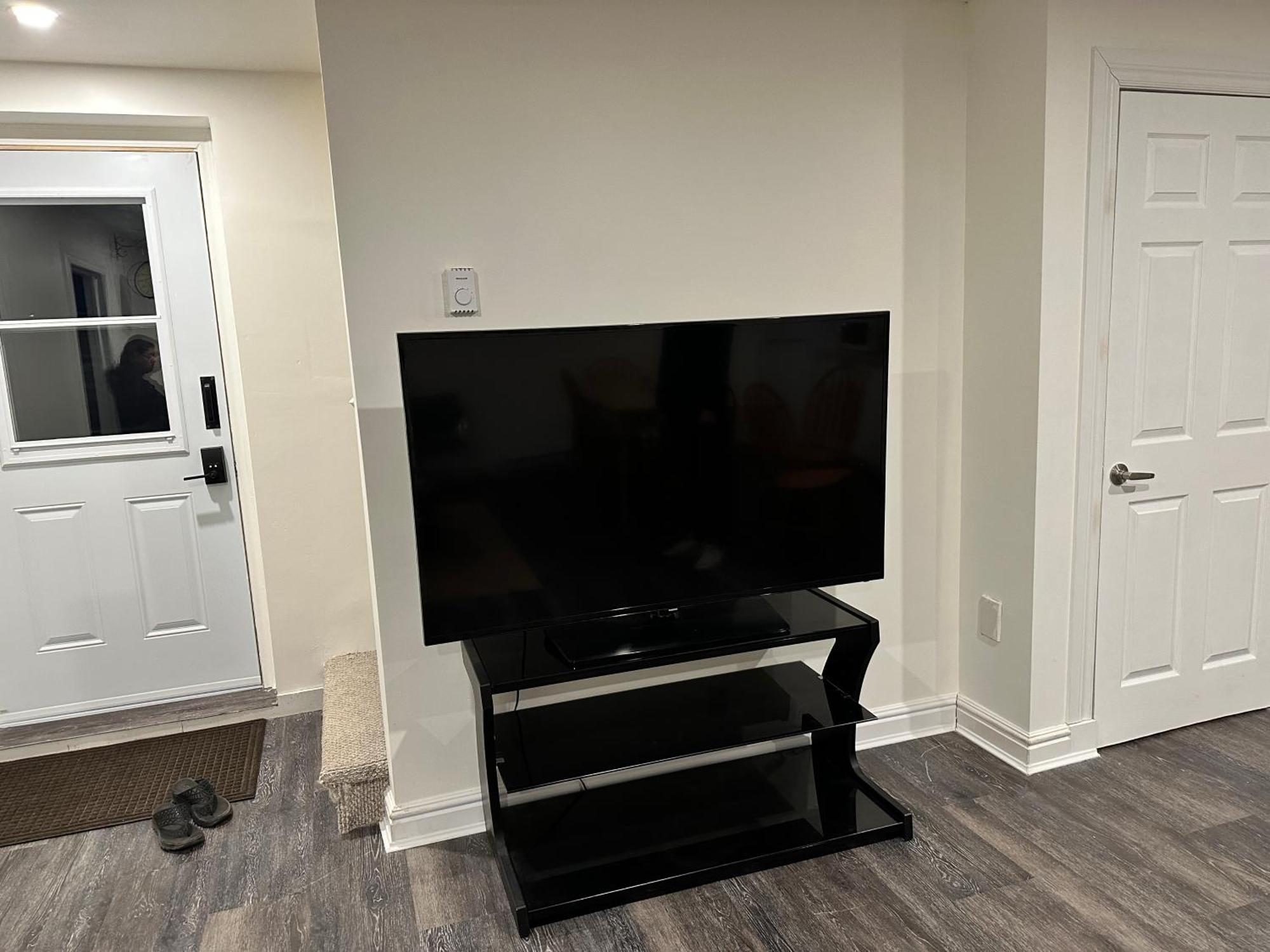 One Bedroom In Clayton Park Apartment