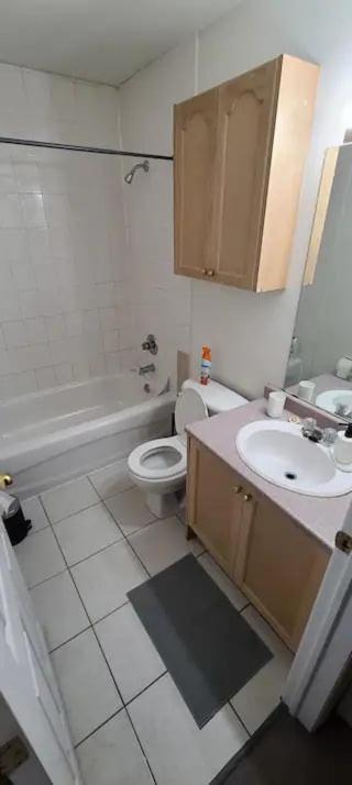 Private In Downtown #6 *