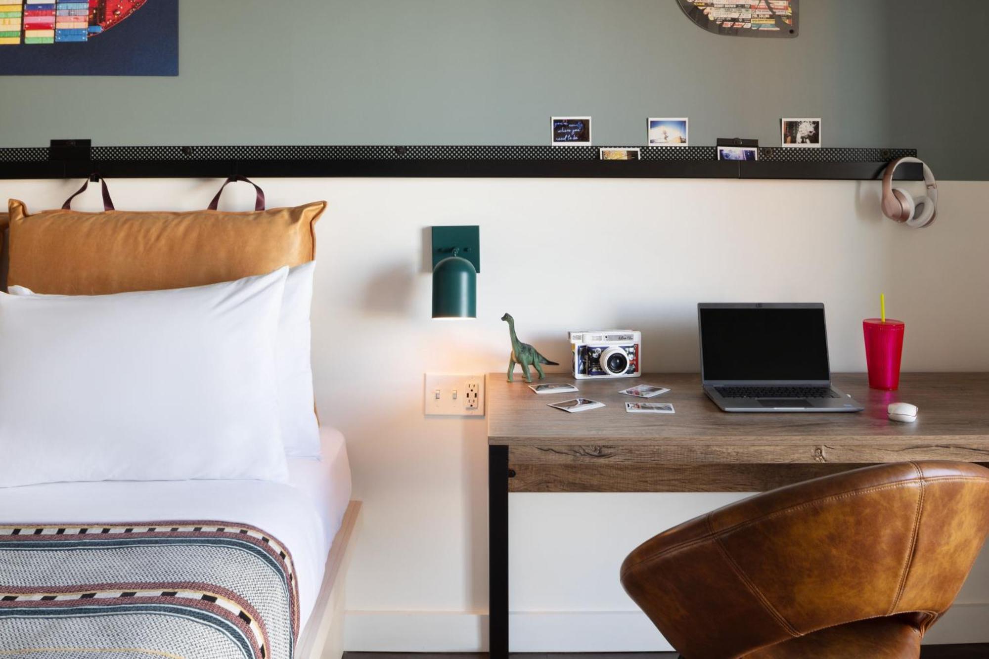 Hotel Moxy Downtown