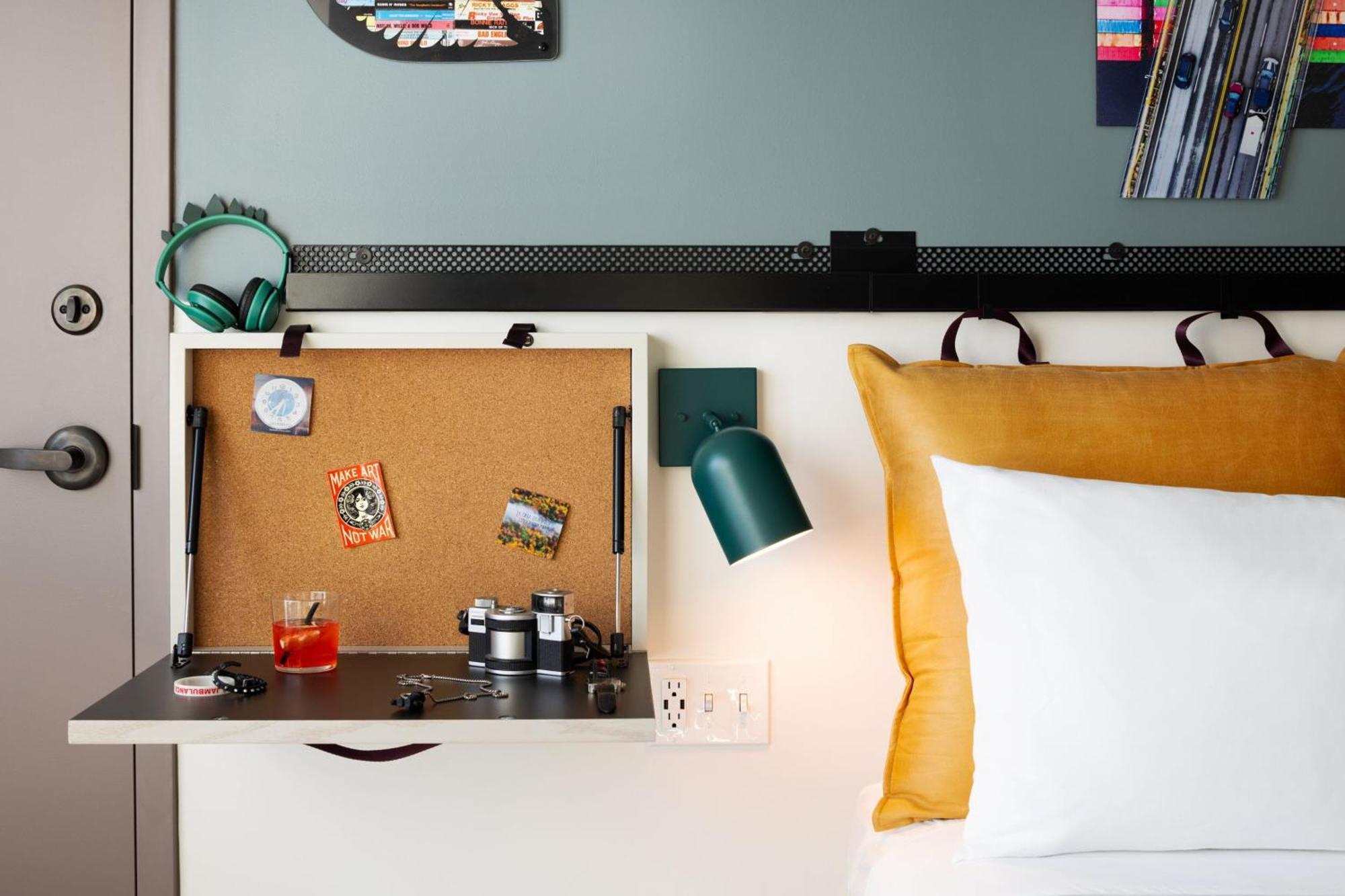 Moxy Downtown 4* Halifax