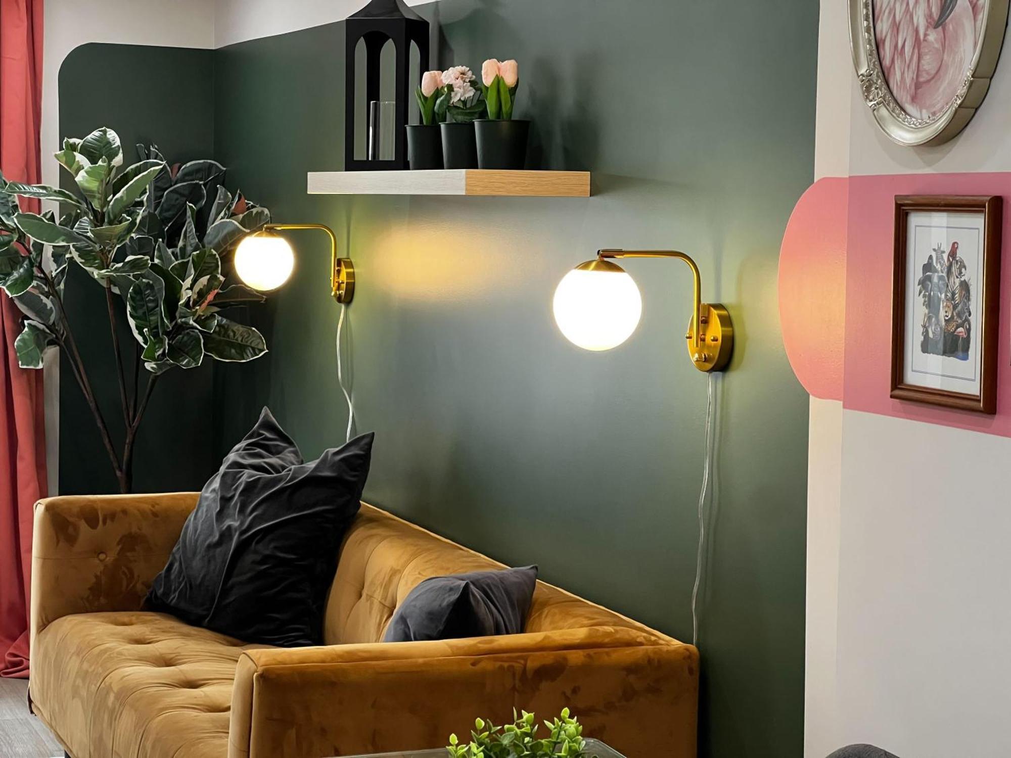 Flamingo Jungle Tropical-themed Getaway At Ports On Portland, Unit #2 Apartment *