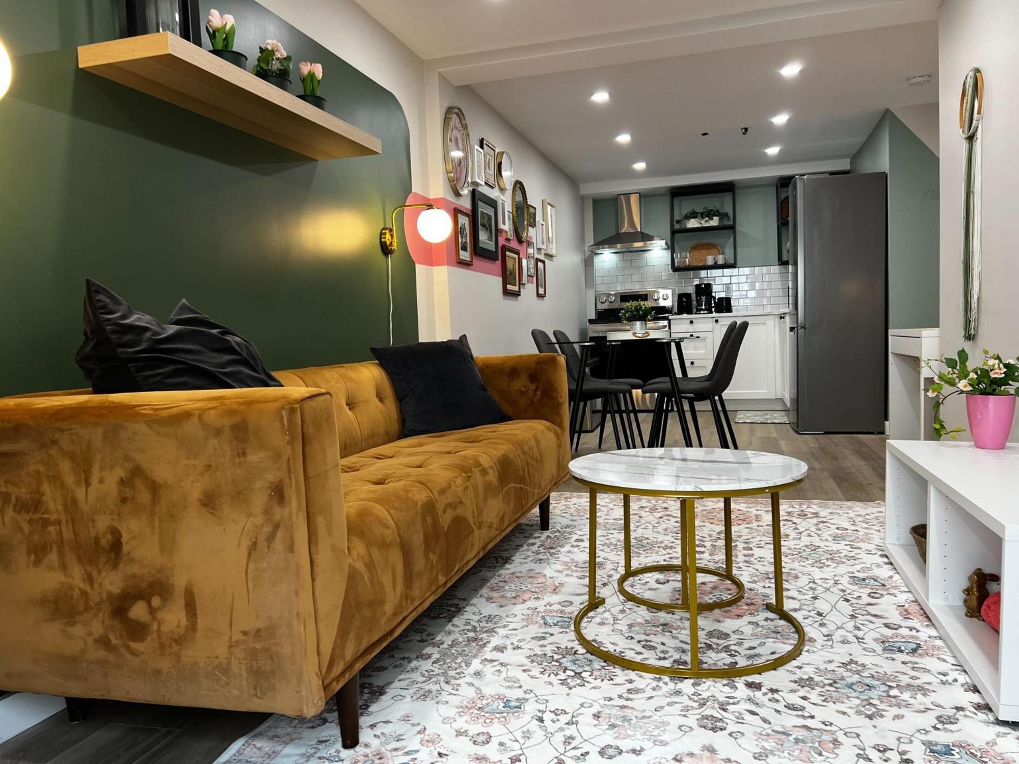 Apartment Flamingo Jungle Tropical-themed Getaway At Ports On Portland, Unit #2 *