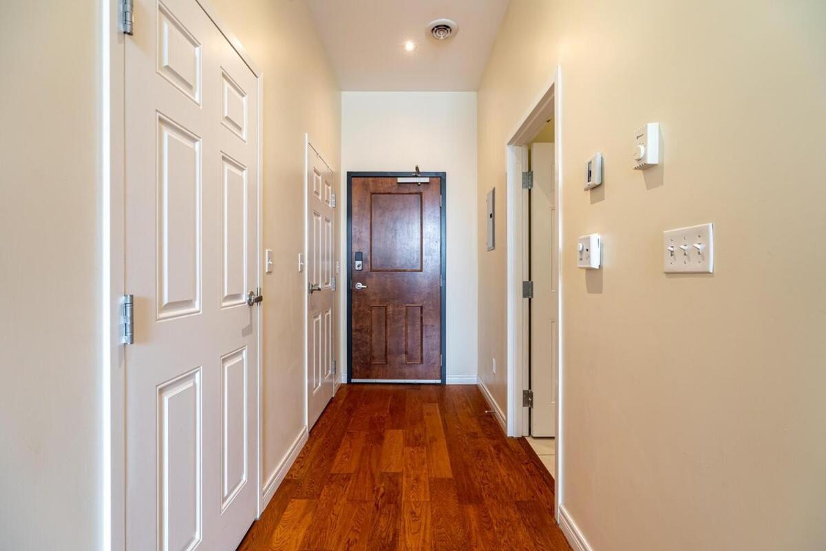 Apartment Sunny Downtown Loft With Ac, Unit #2