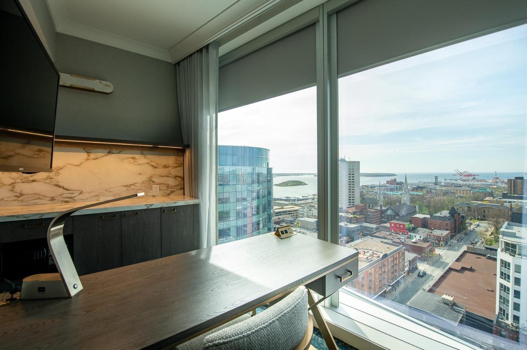 The Sutton Place 5*
