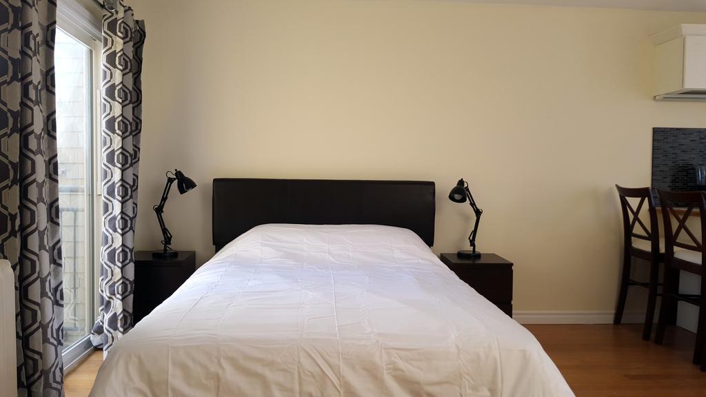 Guest house The Novel Halifax