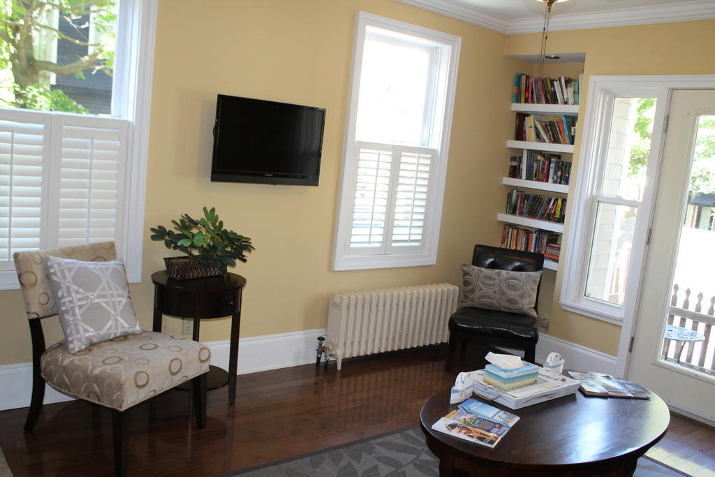 Guest house The Novel
