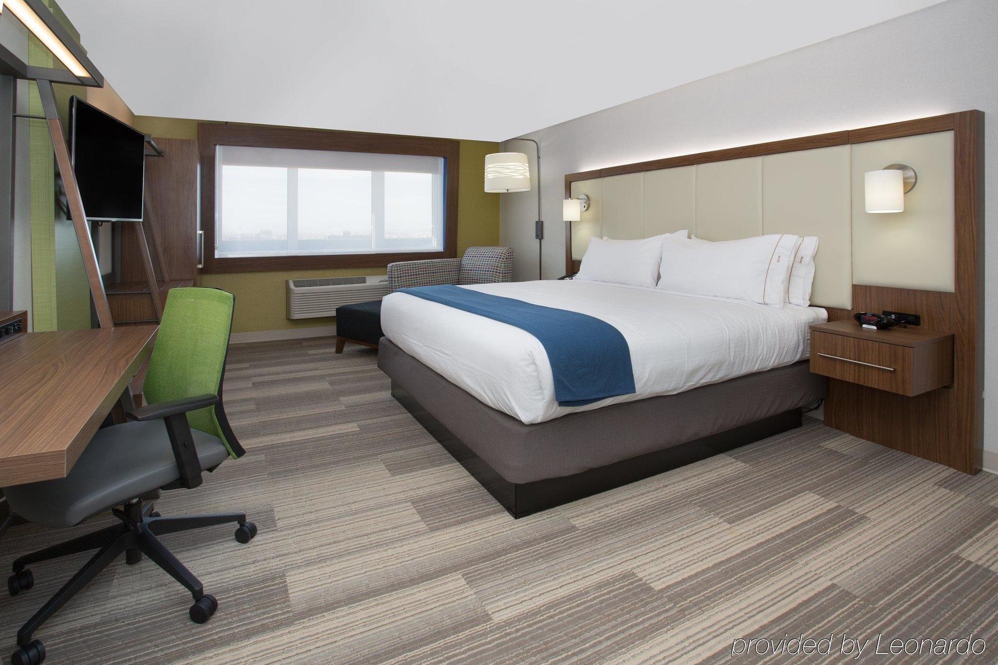 Express & - Bedford By Ihg Hotel Halifax