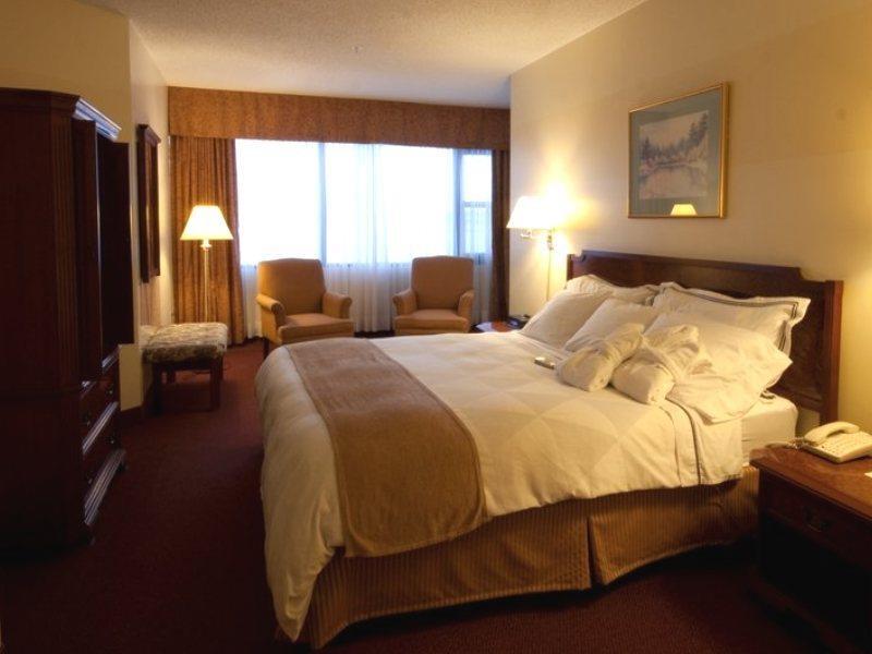 The Hollis - A Doubletree By Hilton