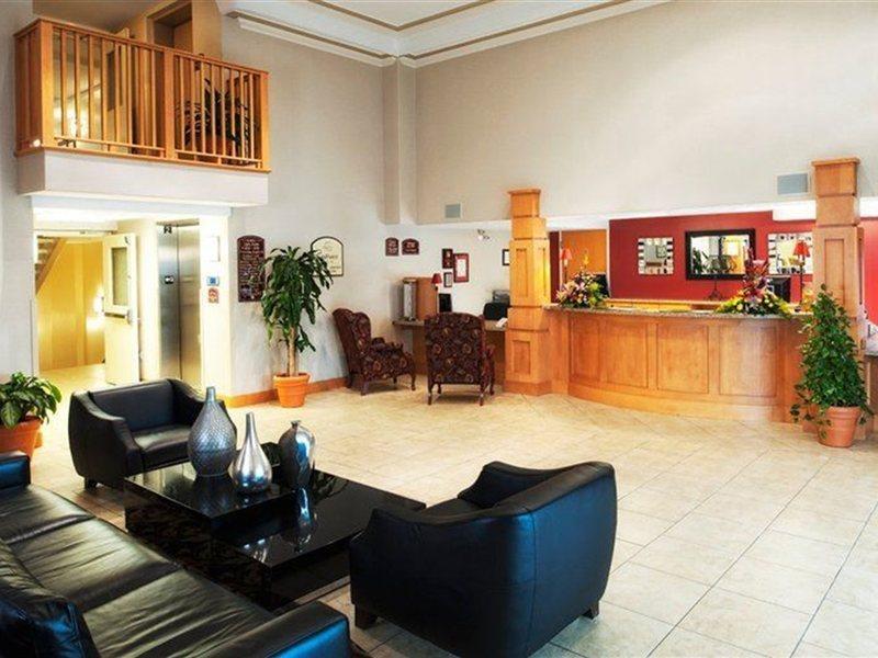 Hotel Express & - Bedford By Ihg 3*