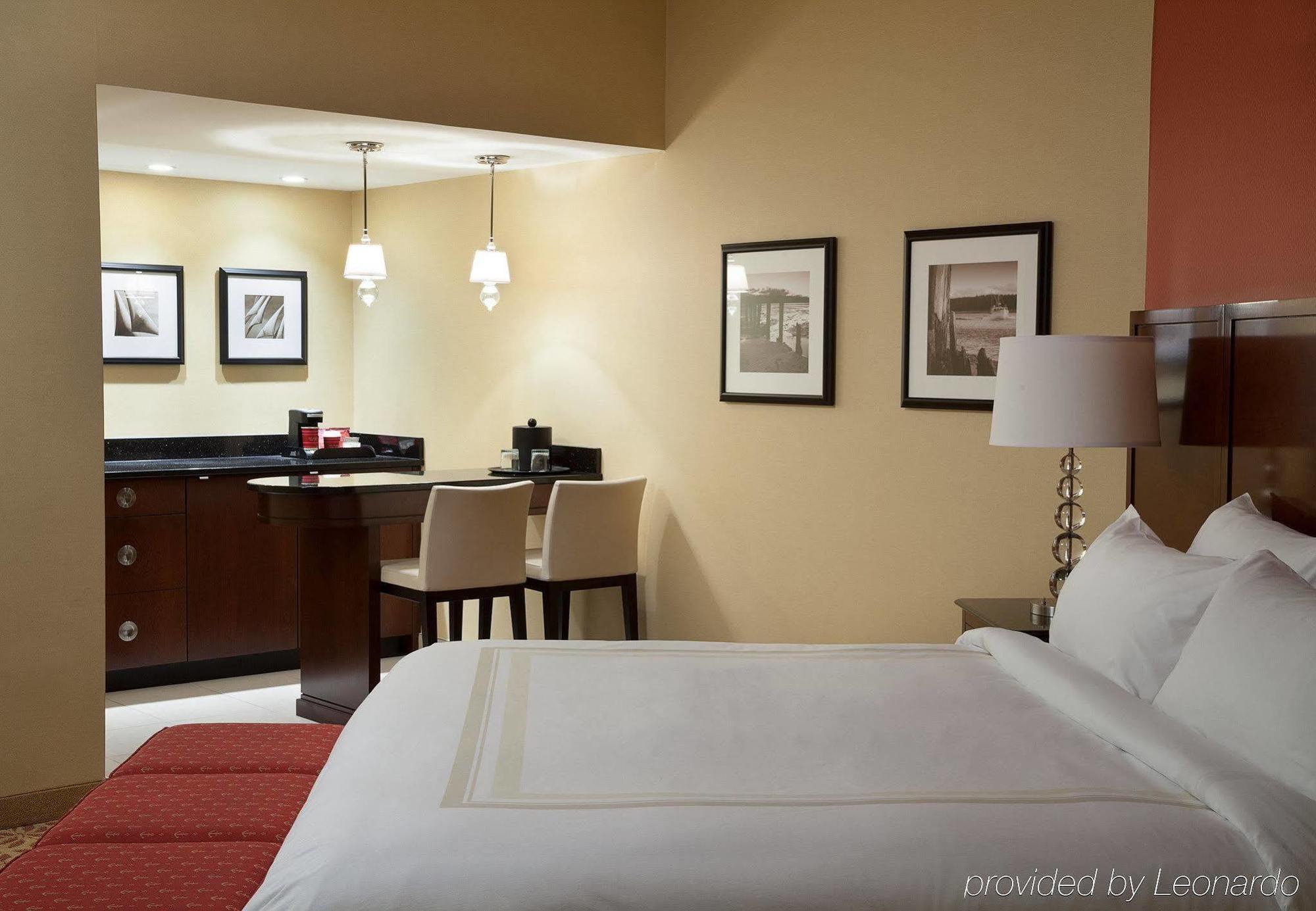 Hotel Marriott Harbourfront 4*