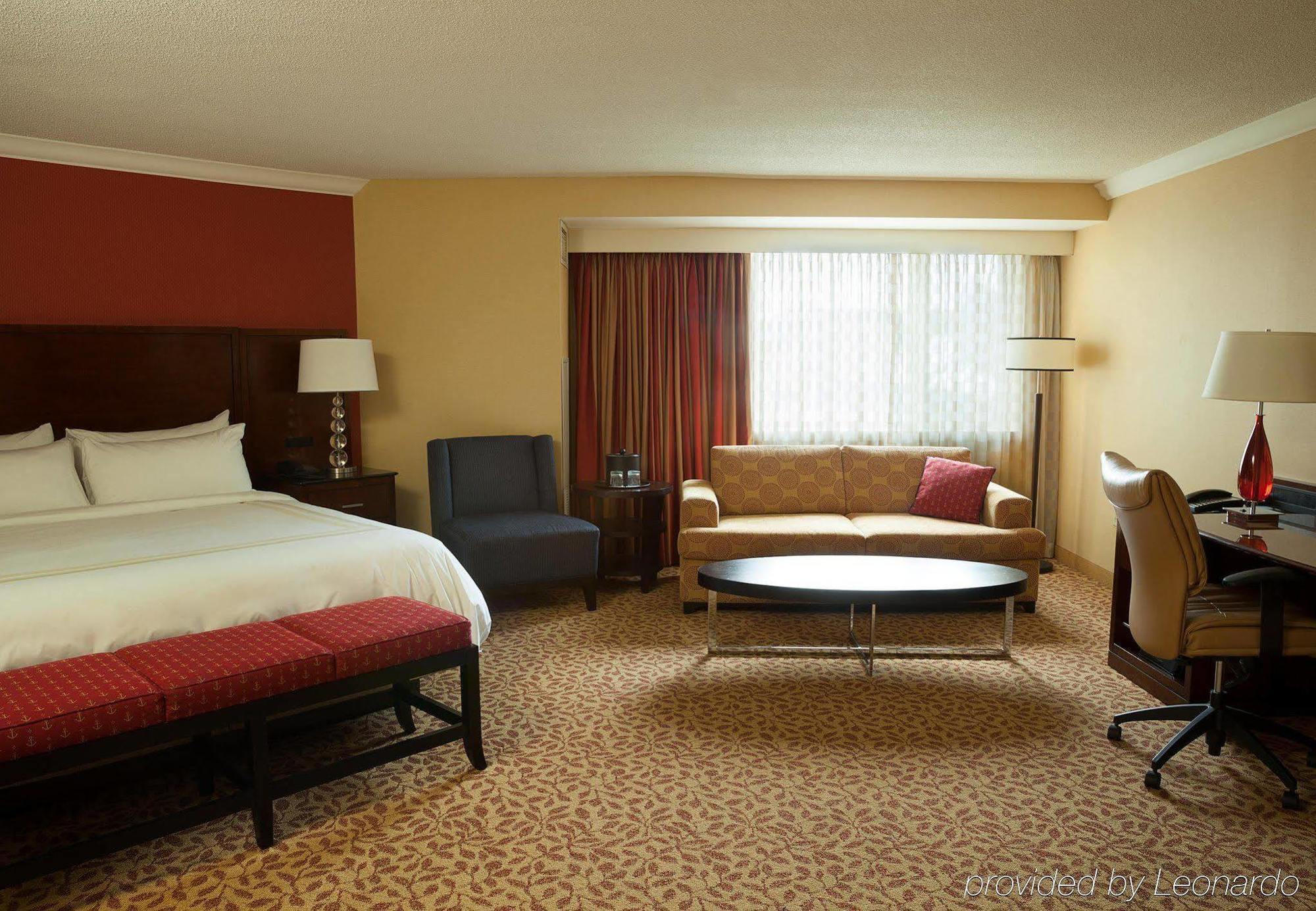 Marriott Harbourfront Hotel