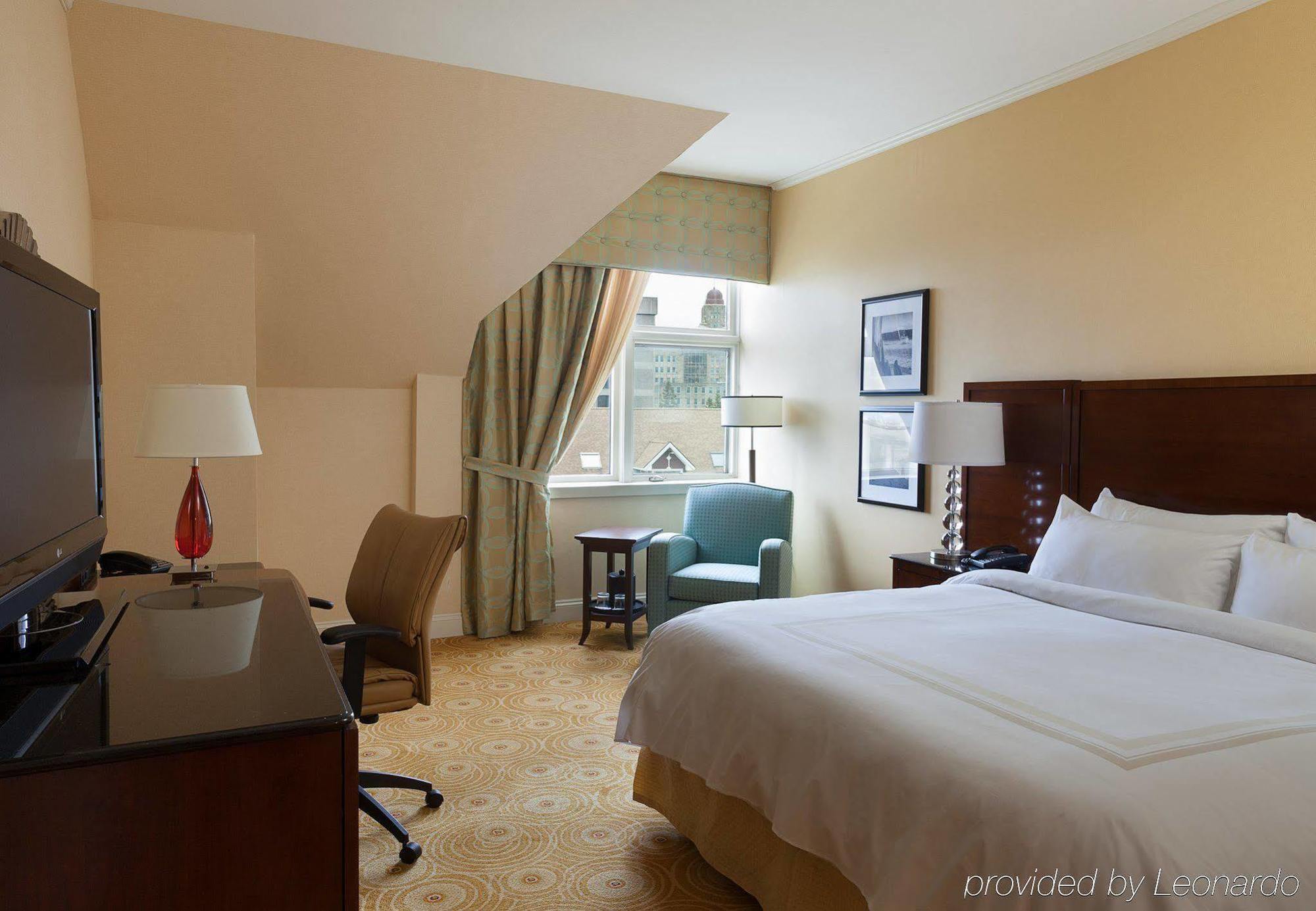 Hotel Marriott Harbourfront 4*