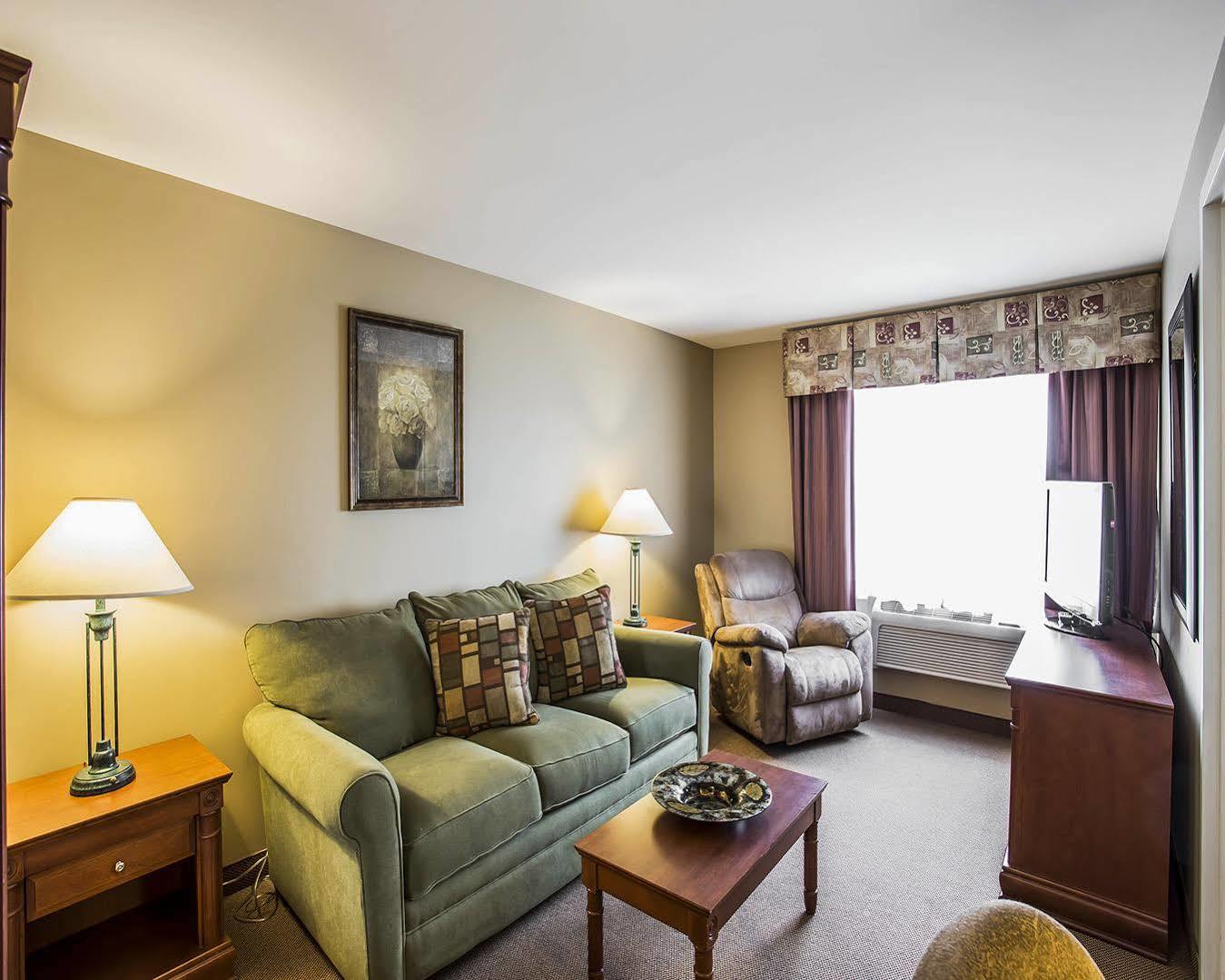 Express & - Bedford By Ihg Hotel Halifax