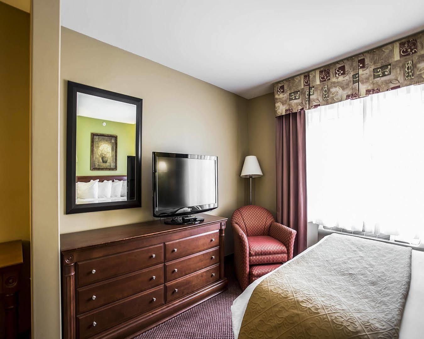 Express & - Bedford By Ihg Hotel Halifax