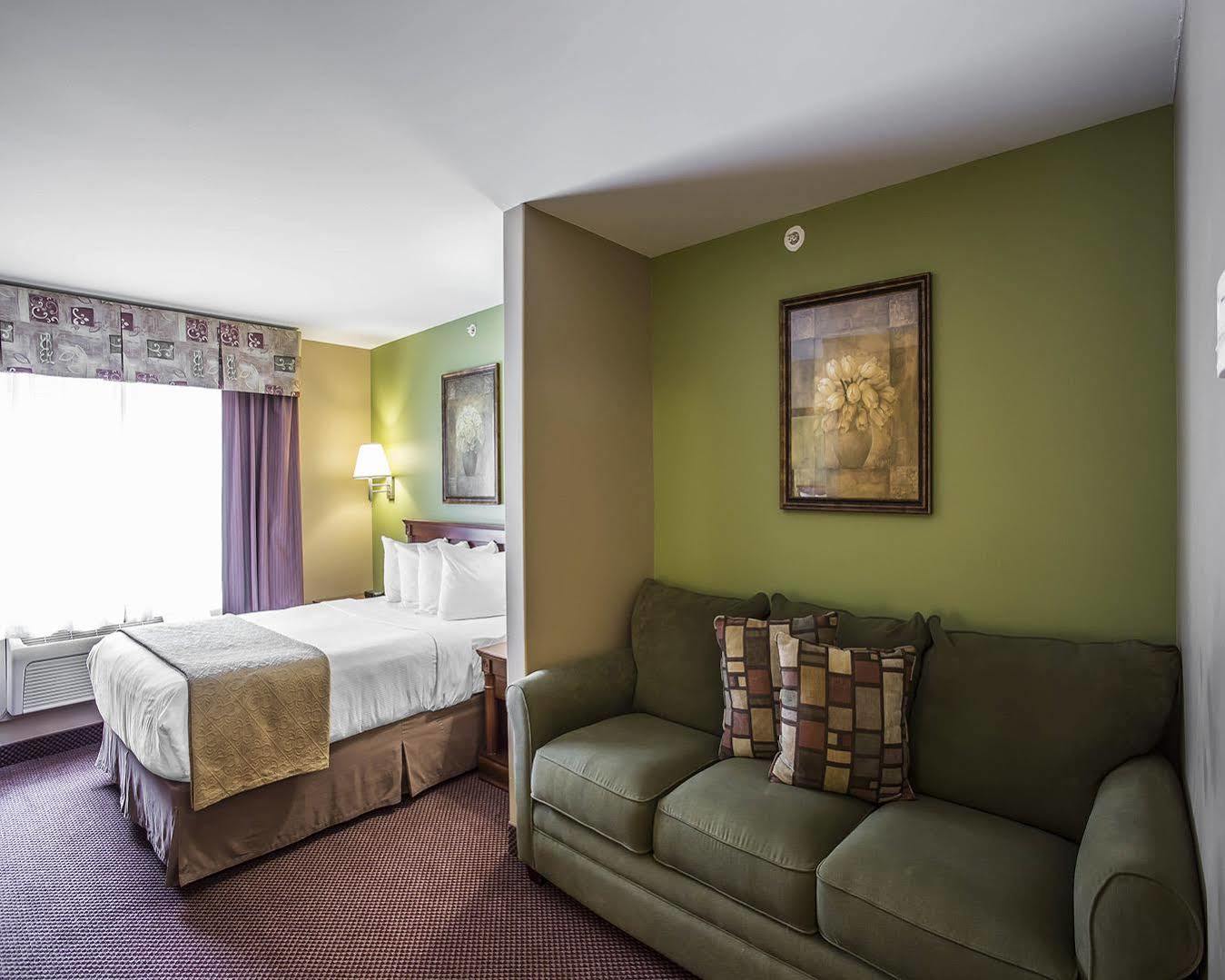 Express & - Bedford By Ihg Hotel Halifax