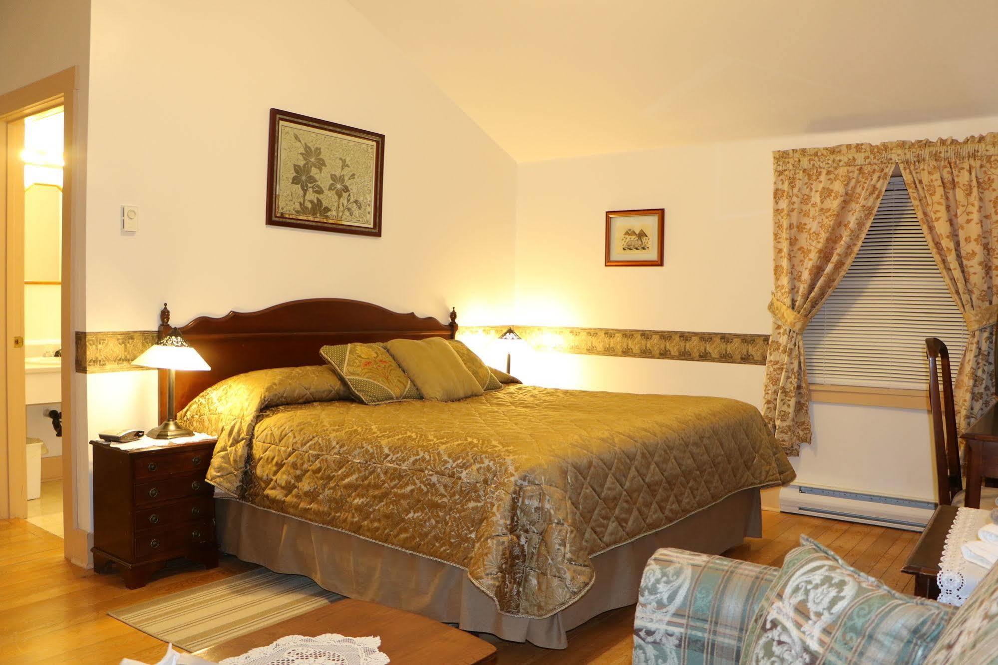 Anchorage House And Cottages Hotel