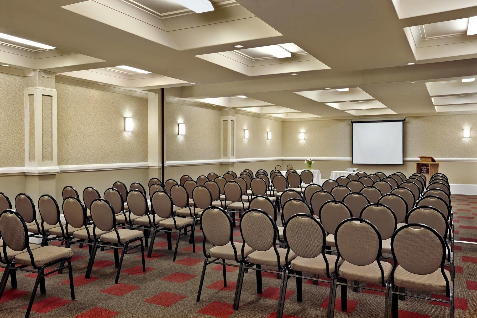 Hotel Express & - Bedford By Ihg 3*