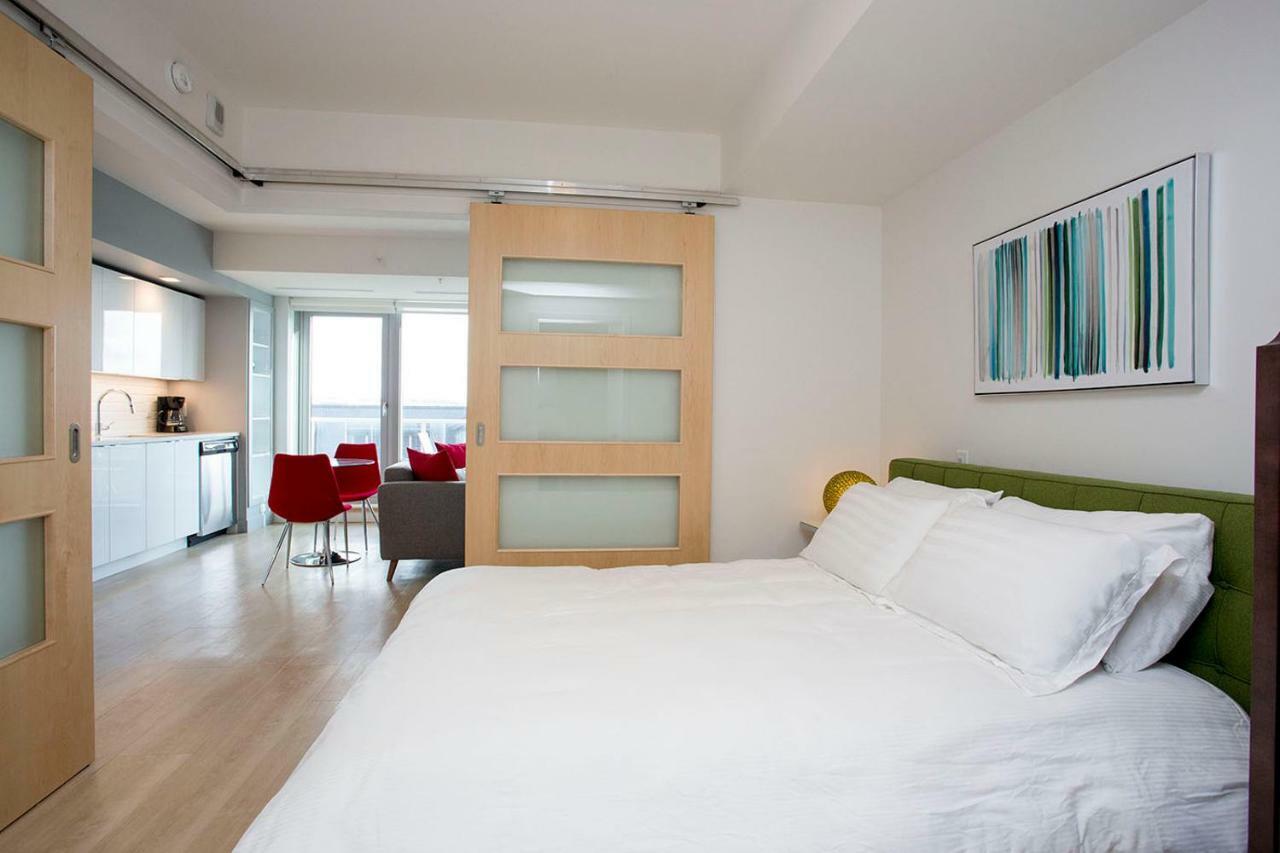 Moore Suites - The Alexander Apartment