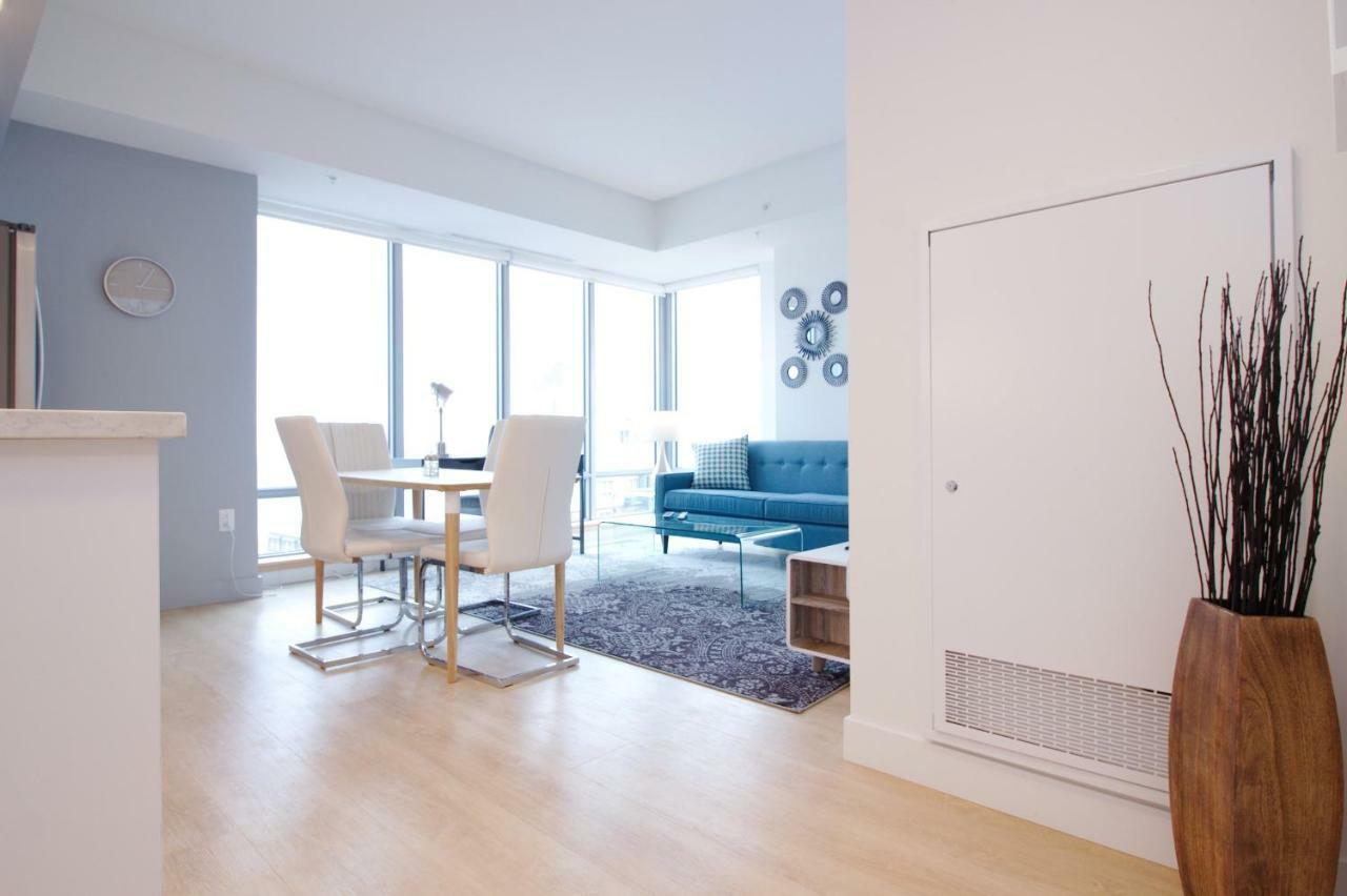Moore Suites - The Alexander Apartment