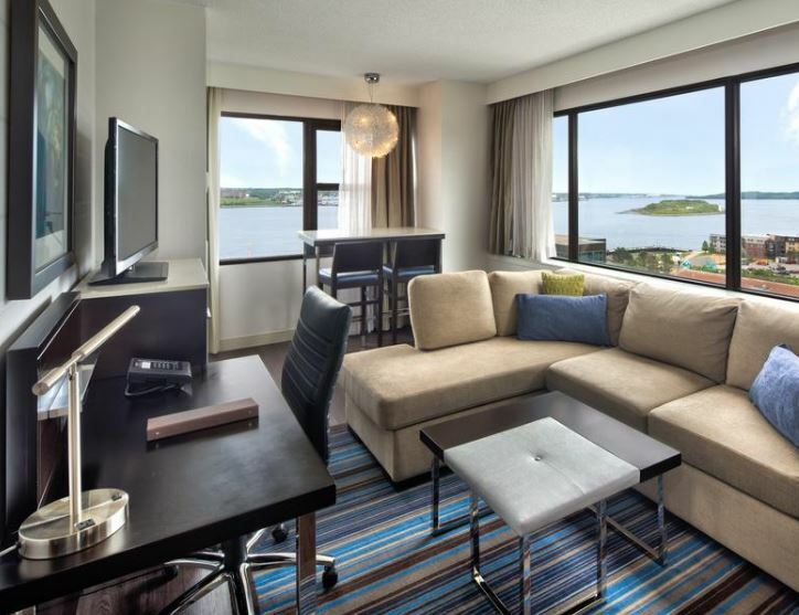The Hollis - A Doubletree By Hilton Hotel