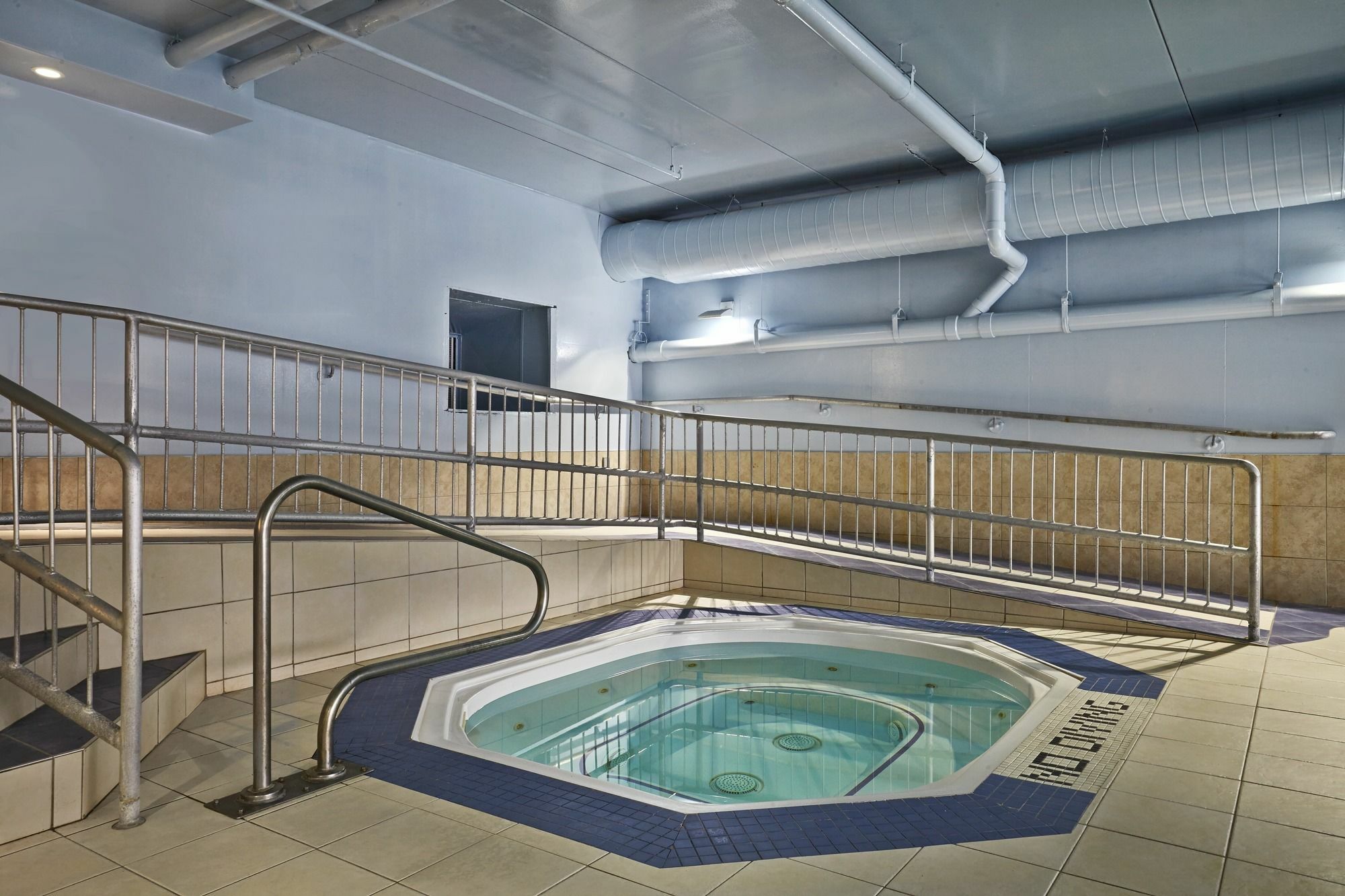 Express & - Bedford By Ihg Hotel Halifax
