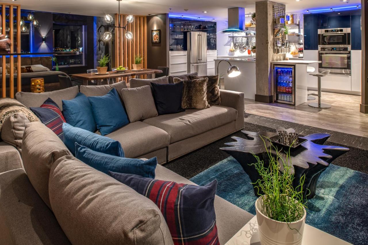 Spectacular Designer Loft Downtown Apartment *
