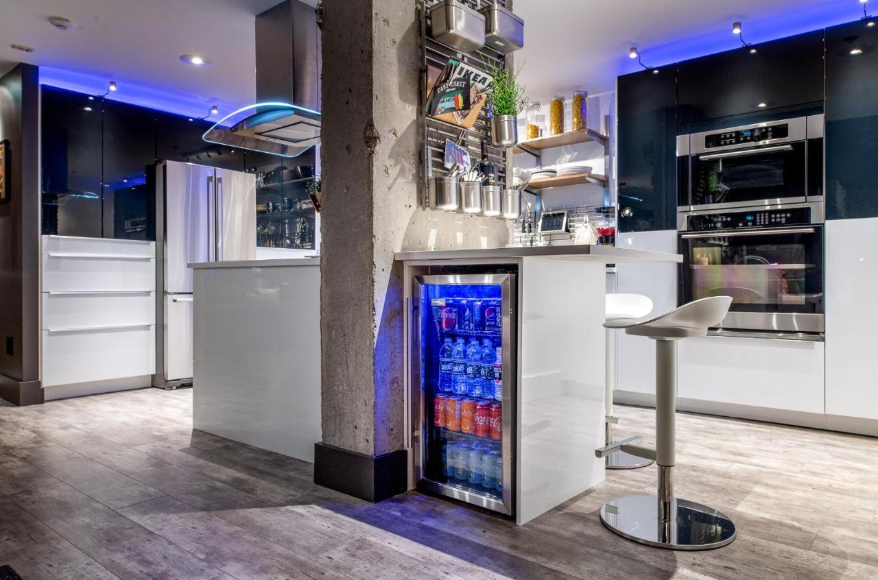 Spectacular Designer Loft Downtown Apartment *