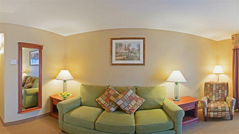 Express & - Bedford By Ihg Hotel